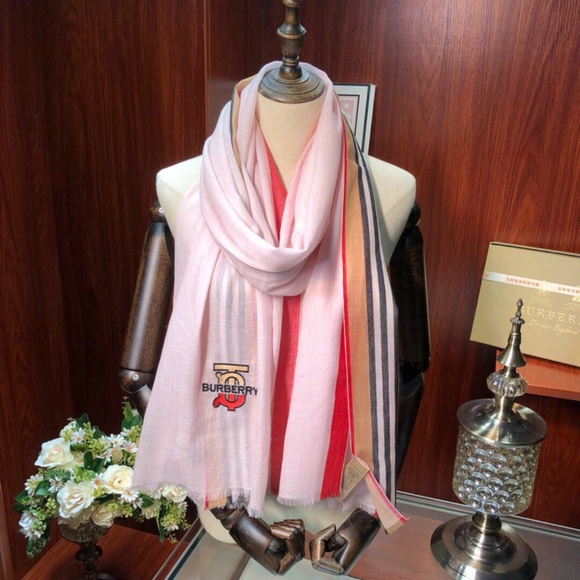 BURBERRY scarf - Picture 2 of 8